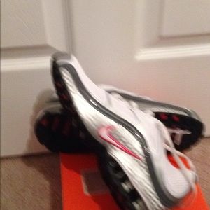 Women's Nike Reax Run 5 , Never been Worn